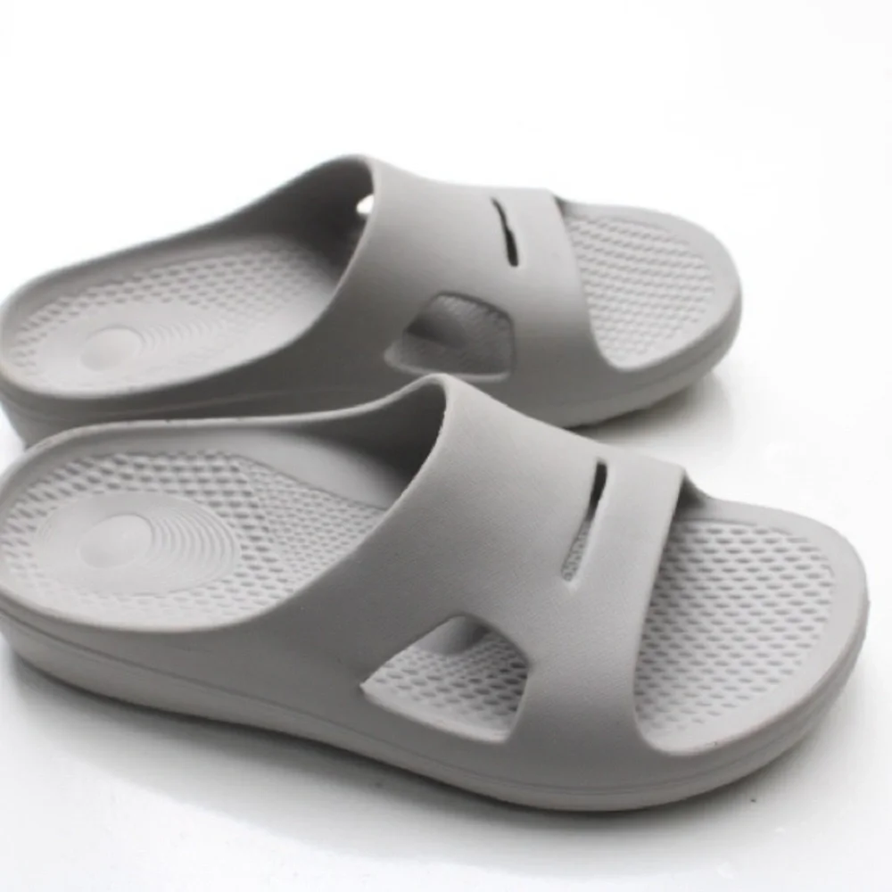 NWOT REVITALIGN Fusion Strive slide sandals